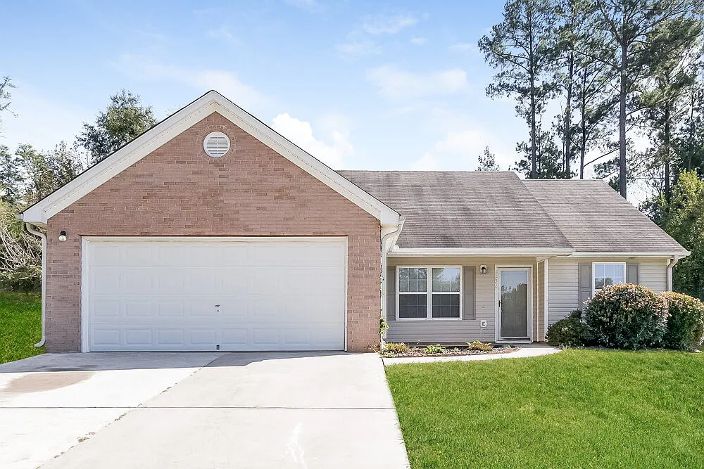 3 bed, 2.0 bath, 1322 sqft, $1,745 — Photo 1