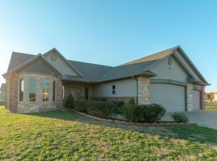 8843 N Red Cedar Ln, Valley Center, KS 67147
