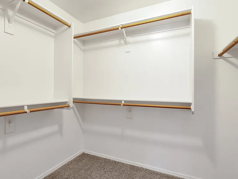 647 W Fremont Dr — Photo 31