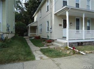 121 E Applegate Ave, Pen Argyl, PA 18072