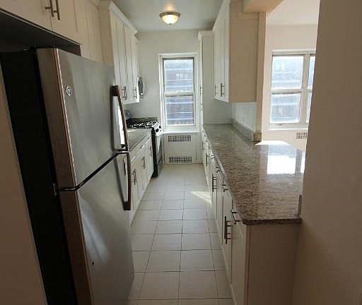 4th image of 10106 67th Dr APT 5C