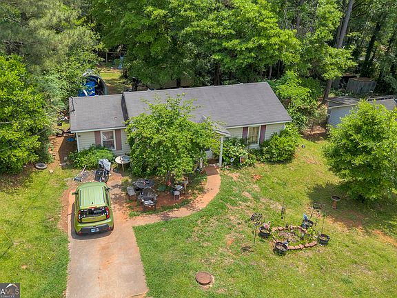 4th image of 408 Reed Way