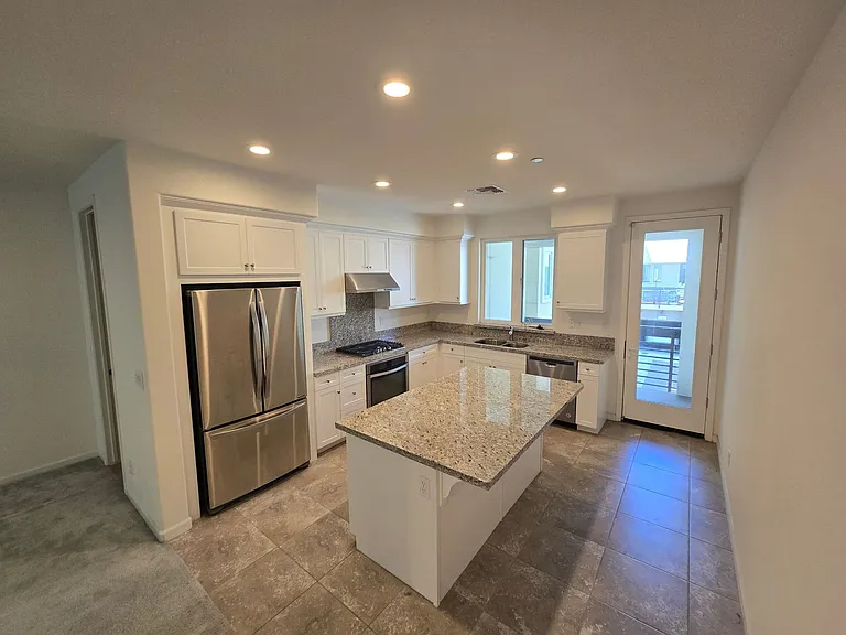 5577 Apex Dr — Photo 3