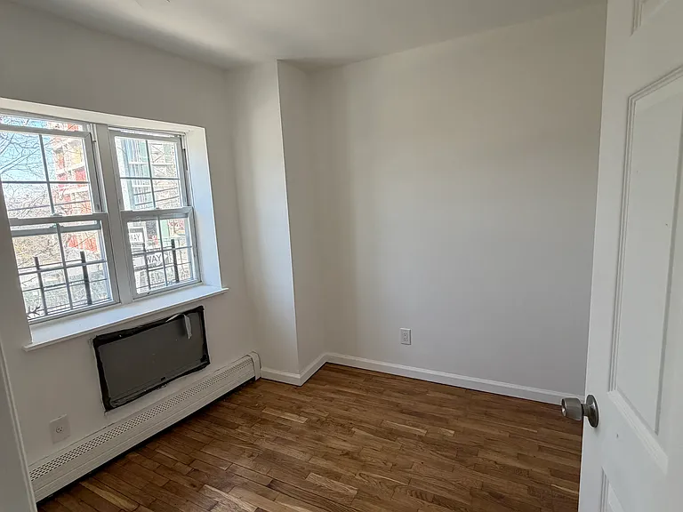 1358 University Ave #2 — Photo 4