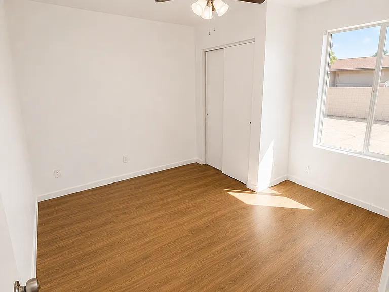 8836 W Mackenzie Dr — Photo 12