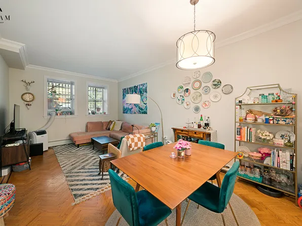 9 Mount Morris Park West image 2 of 7