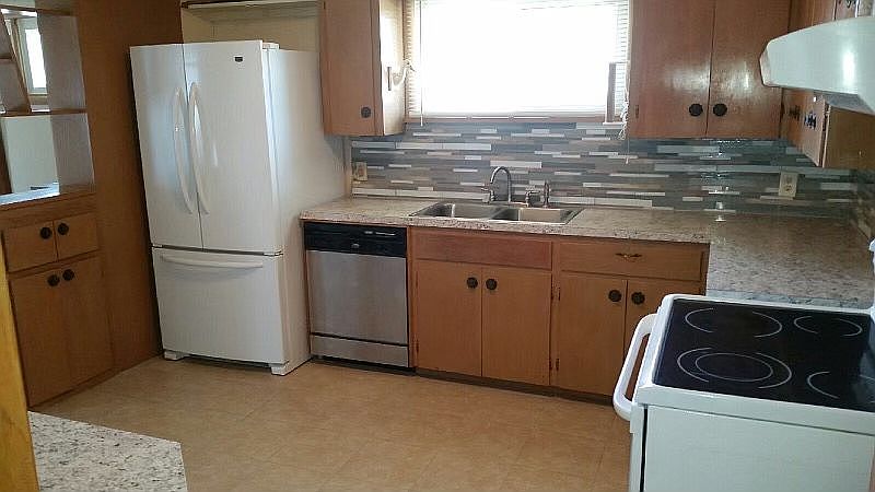 1st image of 601 E Emporia Ave