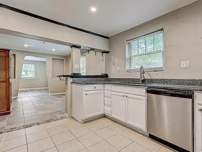 3884 Valencia Rd — Photo 6