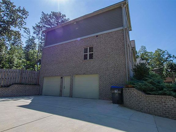 4th image of 217 Wisteria Ln