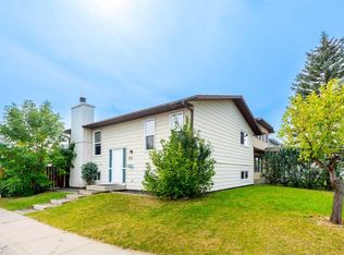 100 E Whitehaven Rd NE, Calgary, AB T1Y 6A4