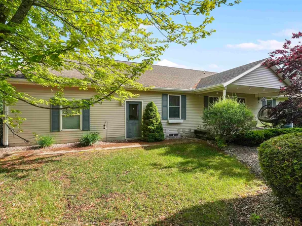 2901 Emerald Blfs, Traverse City, MI 49684