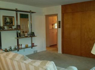 2411 Crooks Rd, Royal Oak, MI 48073