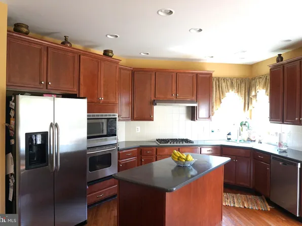 331 Quail Dr N, Phoenixville, PA 19460