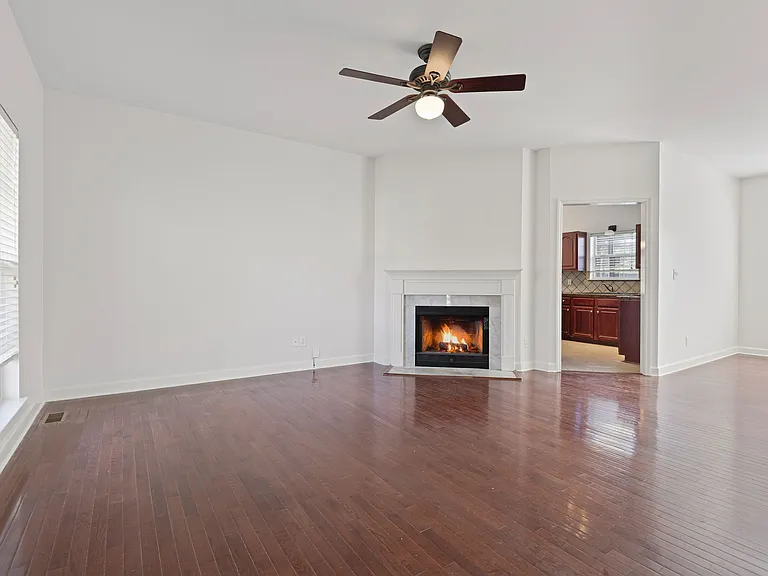 142 Big Ben Ct — Photo 4