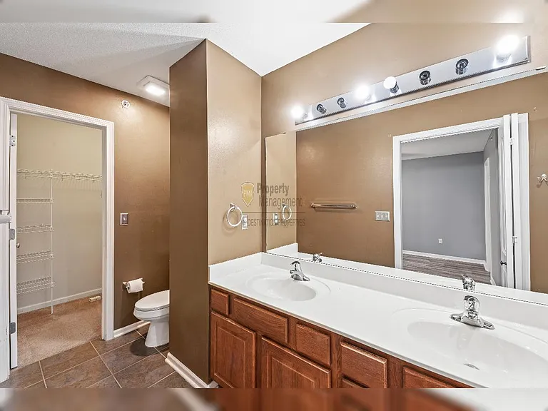 8938 Boehm Dr — Photo 13