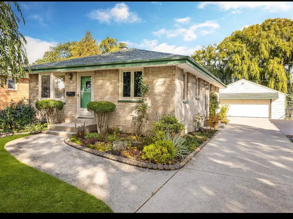 2936 East Bottsford AVENUE, Saint Francis, WI 53235