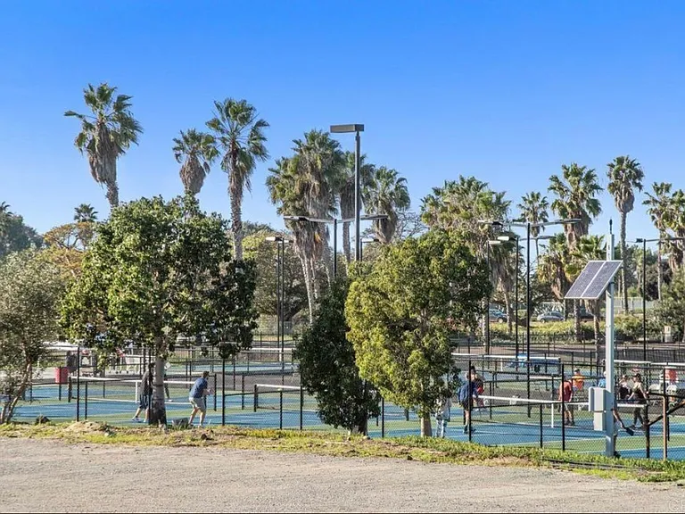4572 W Point Loma Blvd — Photo 26