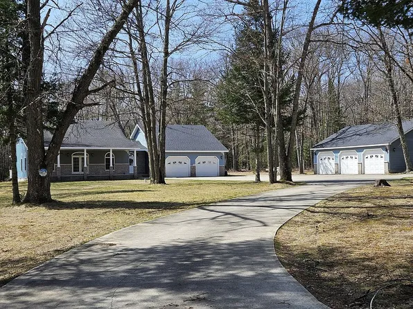 4305 Wells Rd, East Tawas, MI 48730