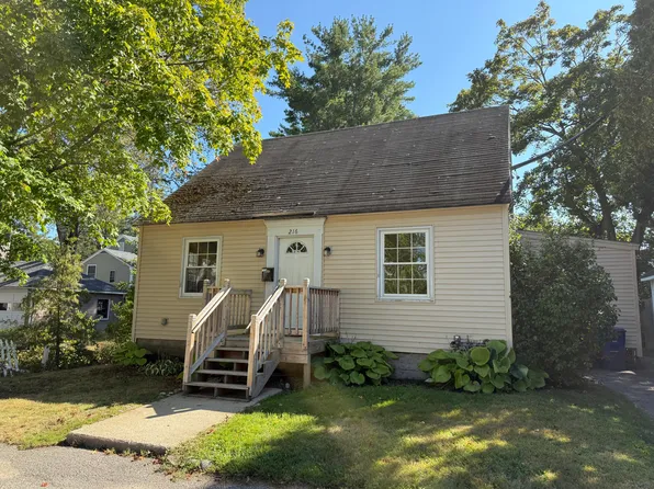 216 W W Valentine Street, Westbrook, ME 04092