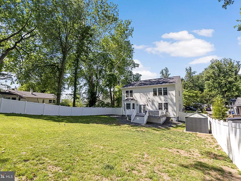 3925 Ashwood Pl — Photo 59