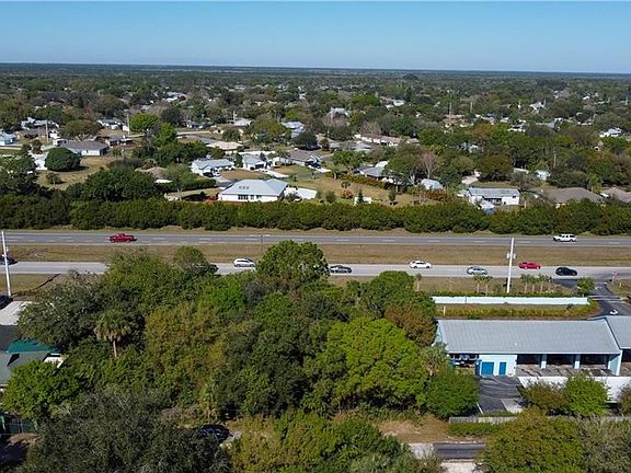 3rd image of 925 Sebastian Blvd
