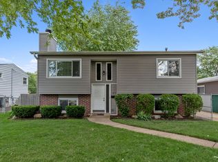 21 N Idlewild Ave, Mundelein, IL 60060