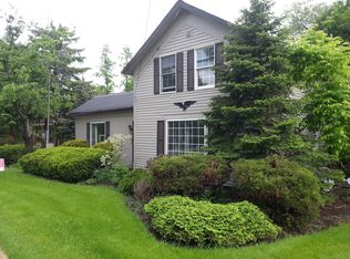 9407 Columbia Rd, Olmsted Falls, OH 44138