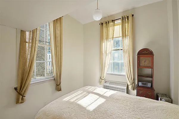 Sold by Compass | media 6