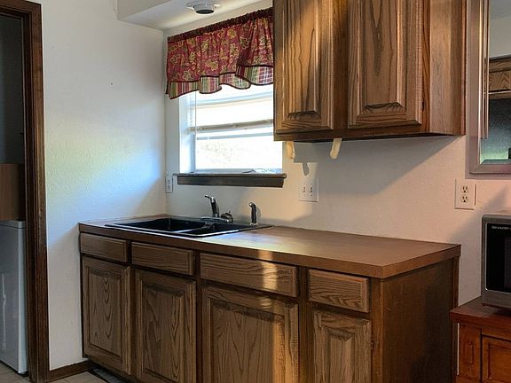 3rd image of 201 W Vine Ave