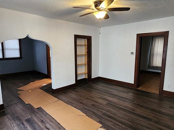 3rd image of 119 N 6th St #119
