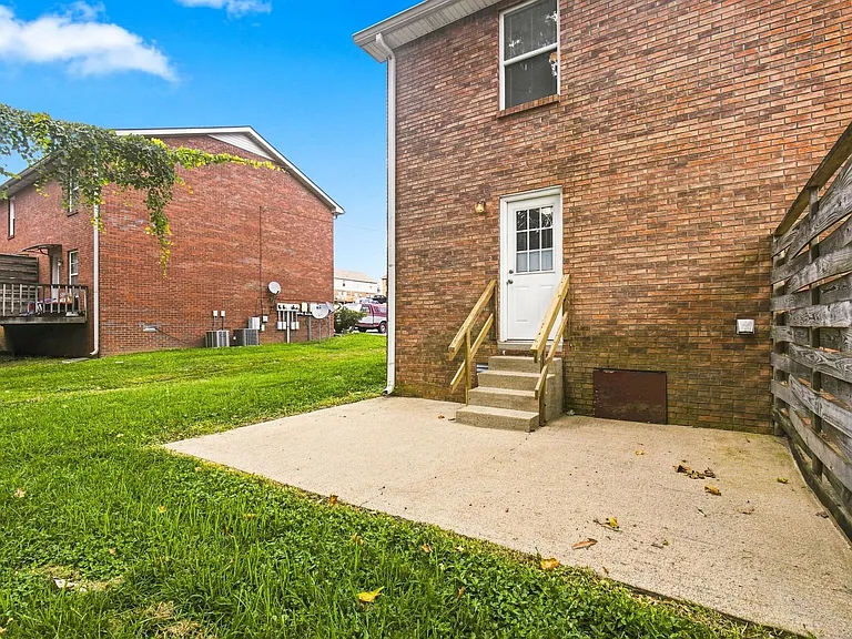 Tower Dr - 3264 — Photo 24
