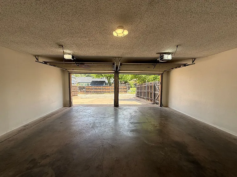 3106 Sierra Dr — Photo 17