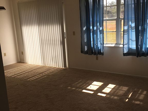 Family room w/ sliders