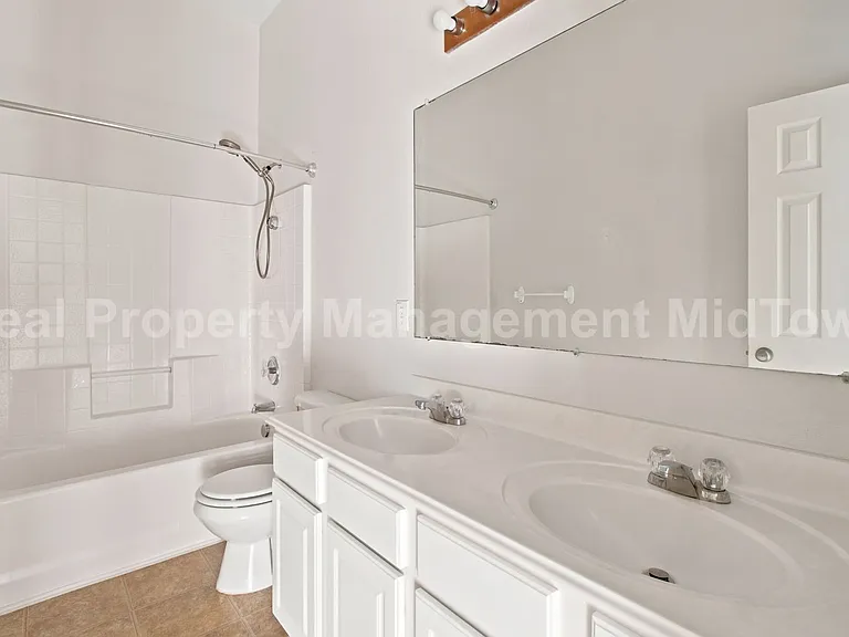 12620 Summerwood Dr — Photo 26