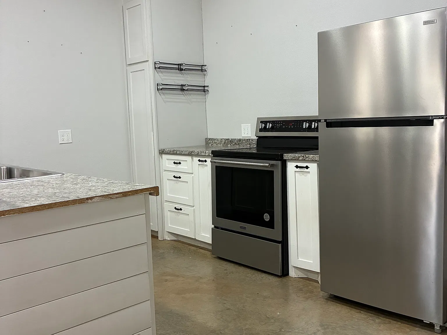 1 bed, 850 sqft, $1,099 — Photo 2