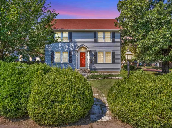 626 E 4th St, Newton, KS 67114