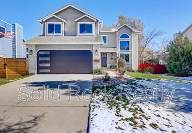8450 Camfield Cir — Photo 1