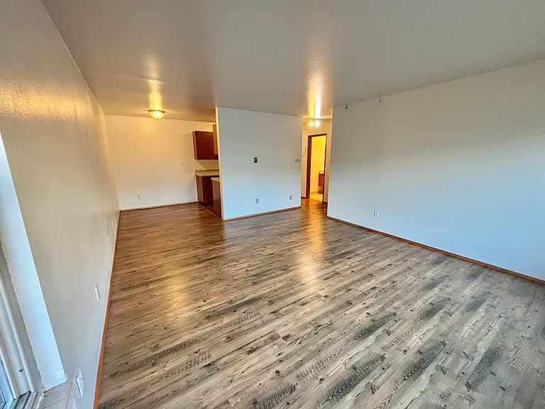 Tyee Apartments — Photo 20