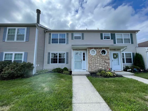 132 London Ct #132, Egg Harbor Township, NJ 08234