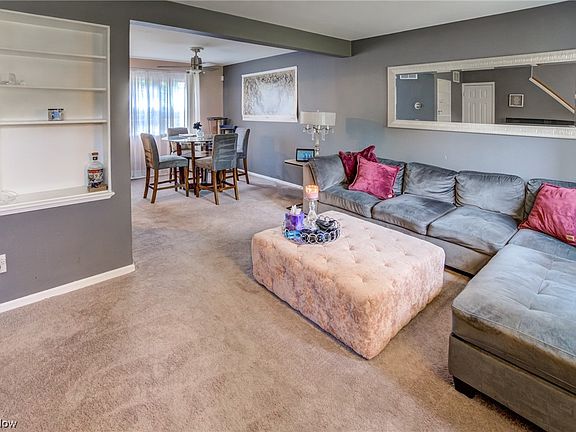 3rd image of 10292 Manorford Dr #18