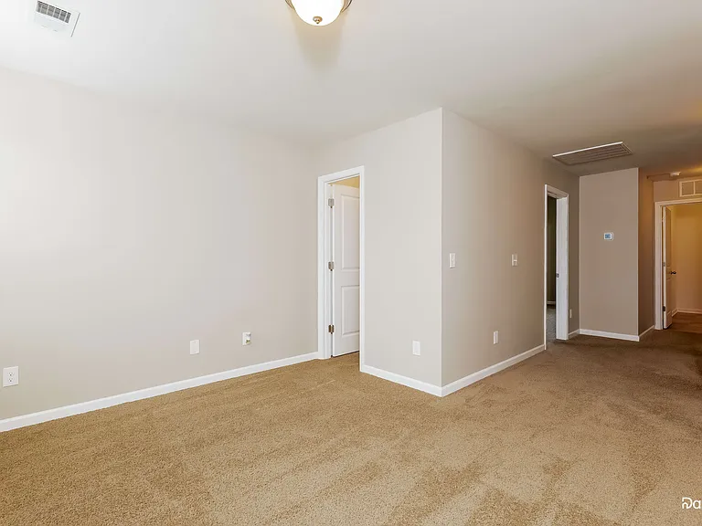 207 Sawyer Ln N — Photo 10