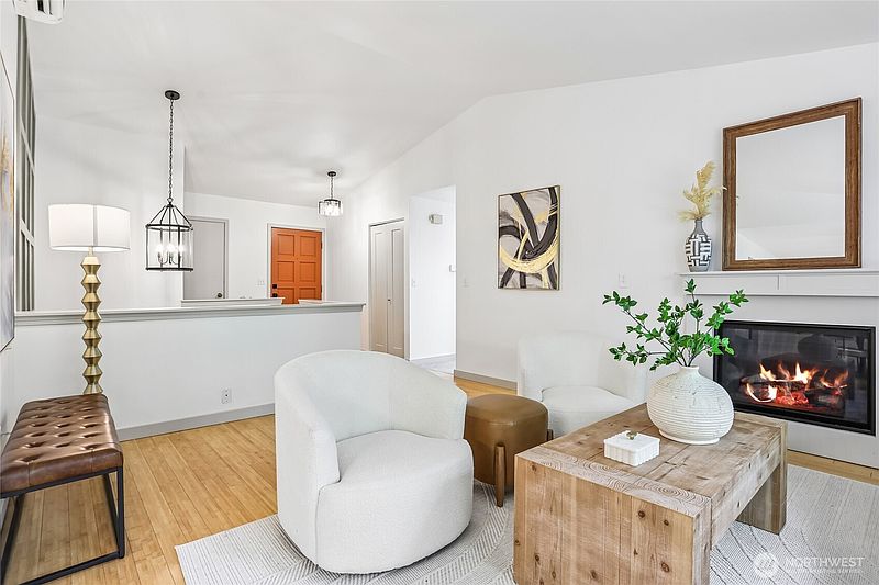 4th image of 10816 183rd Avenue NE