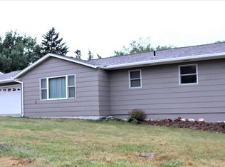 458 Hillside Dr, Winner, SD 57580