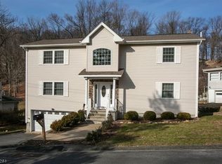 44 N Lake Shore Dr, Rockaway, NJ 07866