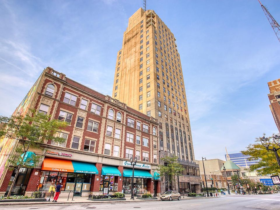 1st image of 606 W Wisconsin Ave Unit 506