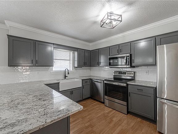 3rd image of 5621 Demeter St