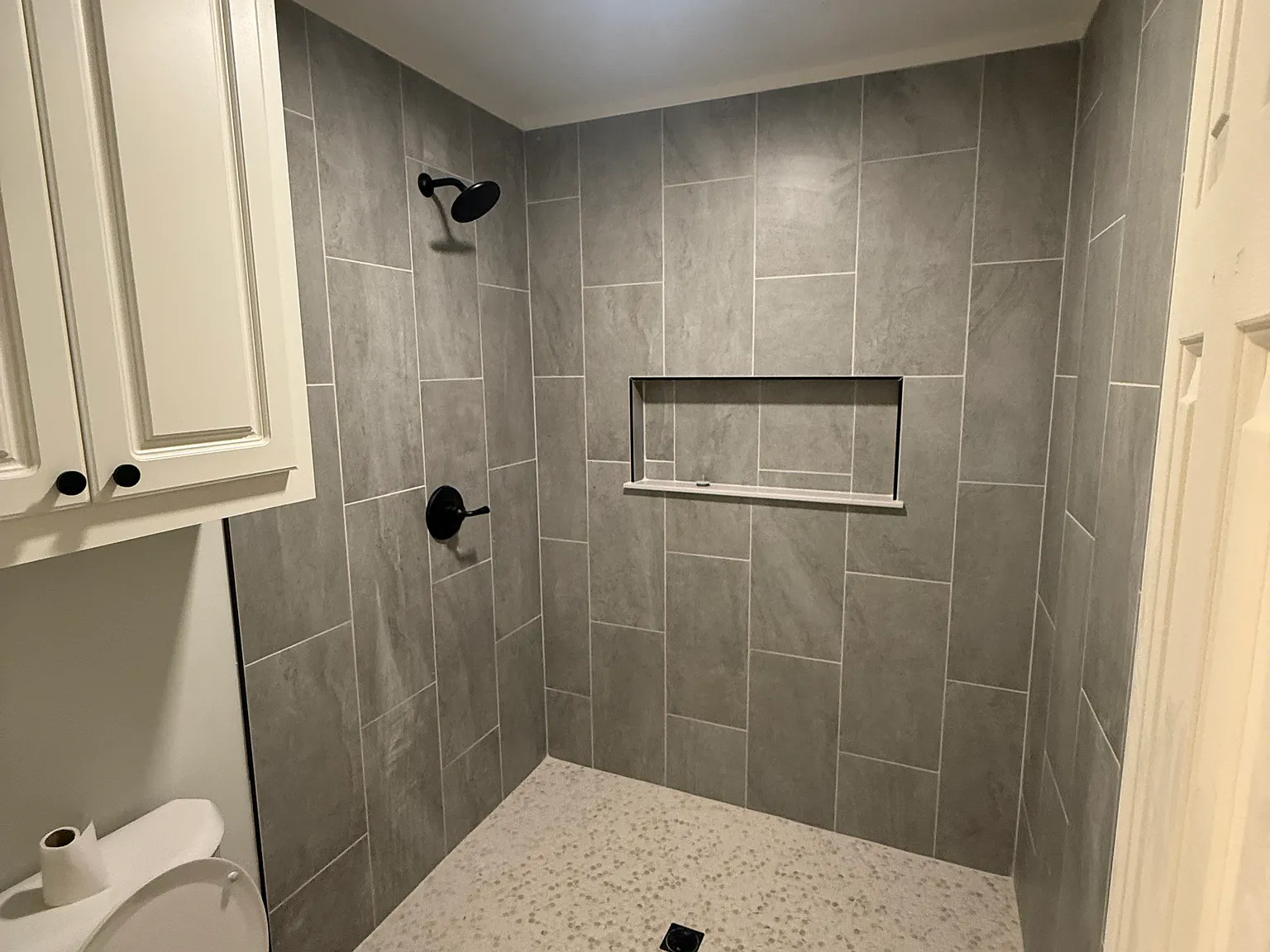 3 bed, 2500 sqft, $2,600 — Photo 4