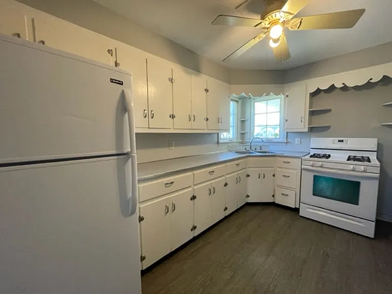 1741 N Woodford St — Photo 3