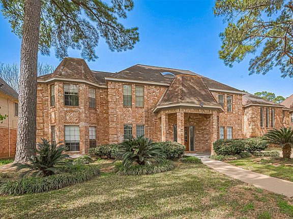 2nd image of 18307 Champion Forest Dr