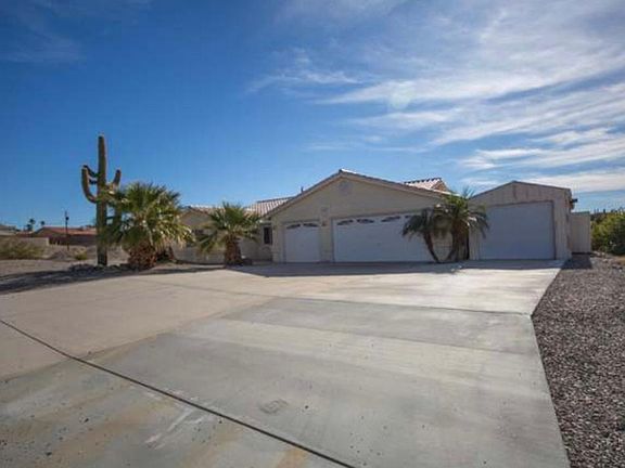 2nd image of 3810 Yucca Dr